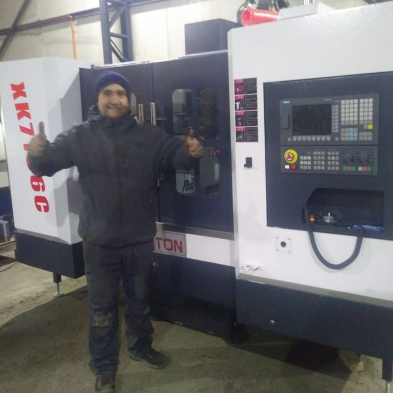 On November 28, 2019, Chilean customers came to visit our factory to inspect CNC milling machine equipment. The customers were very satisfied with the product quality and successfully signed the co...